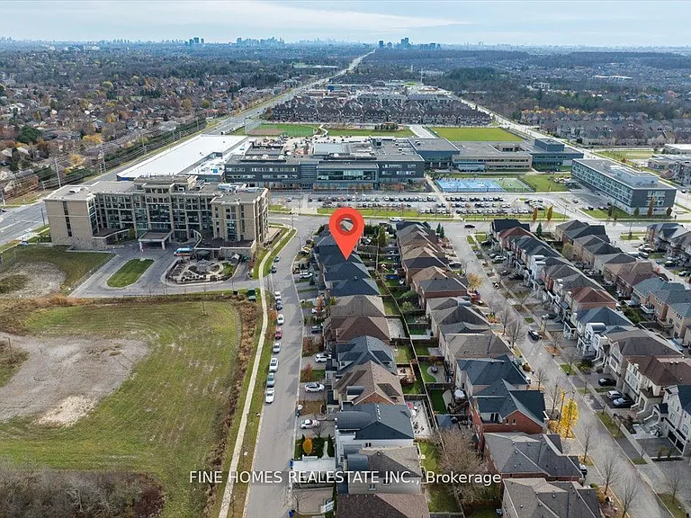 26 Gesher Cres — Photo 2