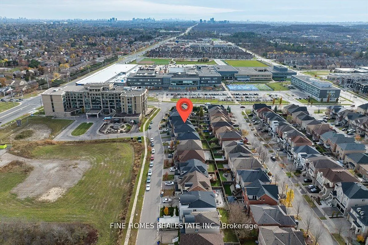 Building Photo - 26 Gesher Cres