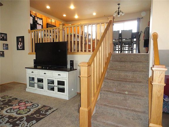 4th image of 1687 Norwood Ln