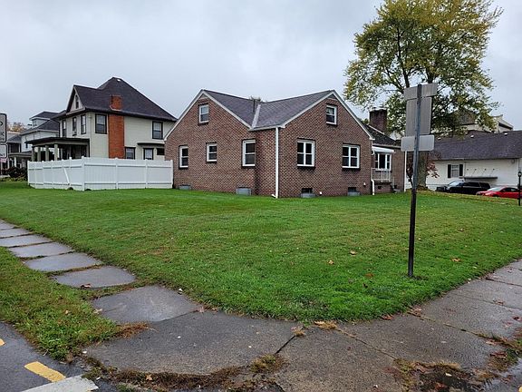 3rd image of 1023 Fairfax St