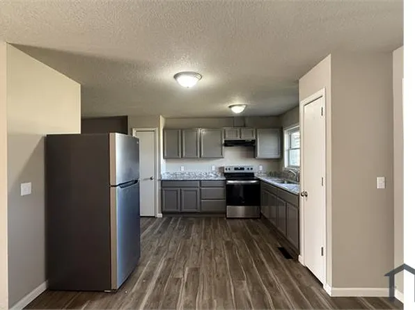 2416 W Haskell St, Wichita, KS 67213