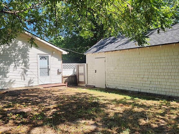 2nd image of 763 N Custer Ave