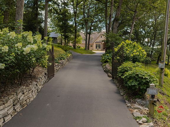 5th image of 1806 S Farm Road 205