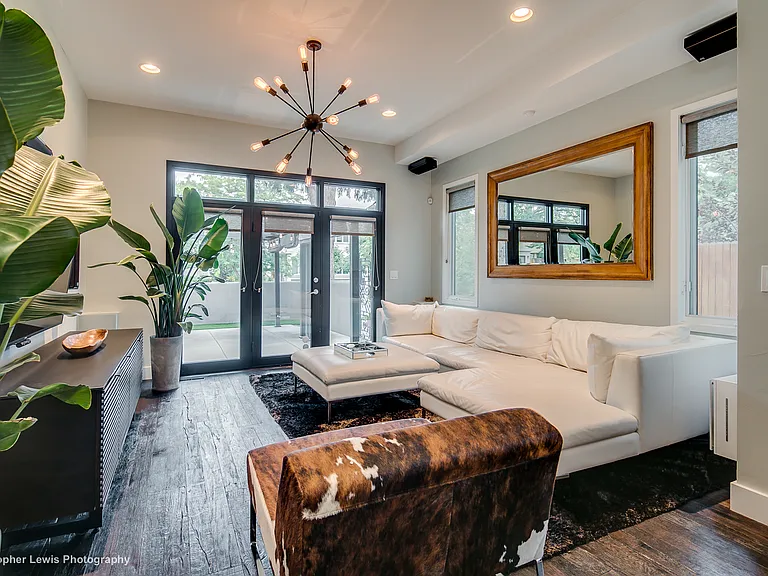 245 N Jackson St — Photo 11