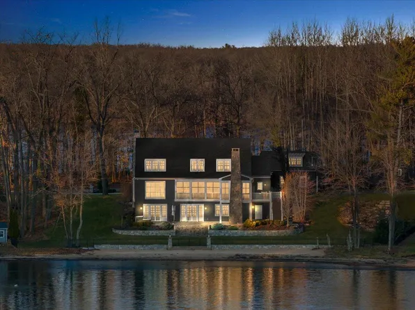 8880 Oak Dr, Sand Lake, MI 49343