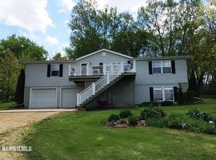 513 School St, Winslow, IL 61089