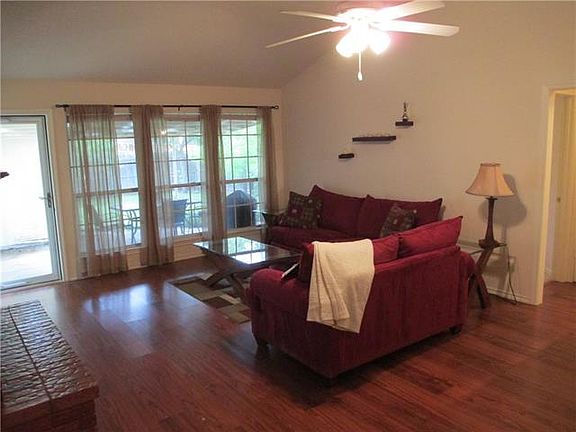 2nd image of 2333 Knighthood Ln