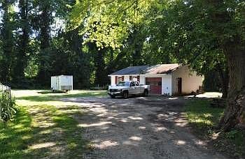 2nd image of 1501 Old Cape Saint Claire Rd