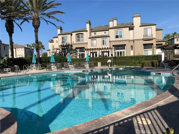 6248 Surfboard Cir, Huntington Beach, CA 92648