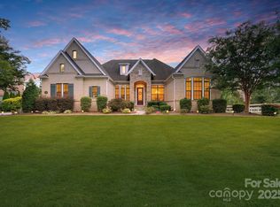 1128 Rosecliff Dr, Waxhaw, NC 28173