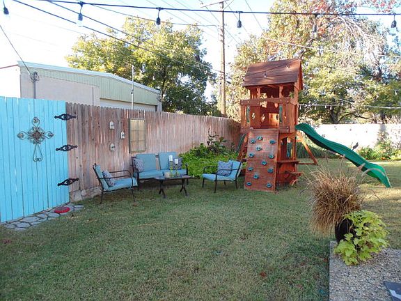 4th image of 2603 Camarie Ave