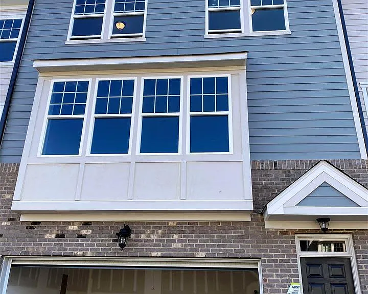 1013 Larabee Ln — Photo 2