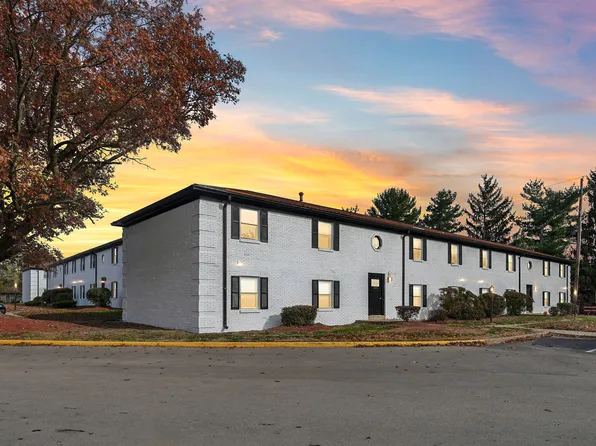 Charleston Square Apartments