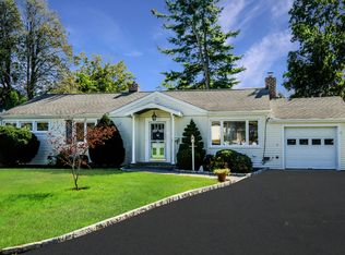 22 Holbrooke Rd, White Plains, NY 10605