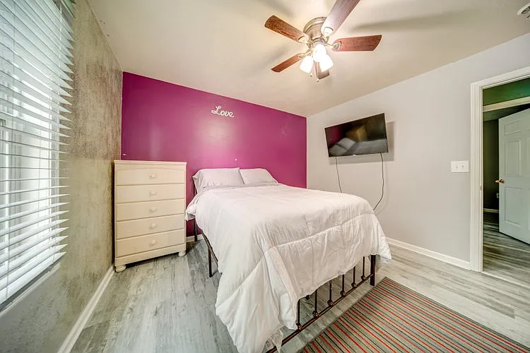 2510 Camphausen Ave — Photo 1