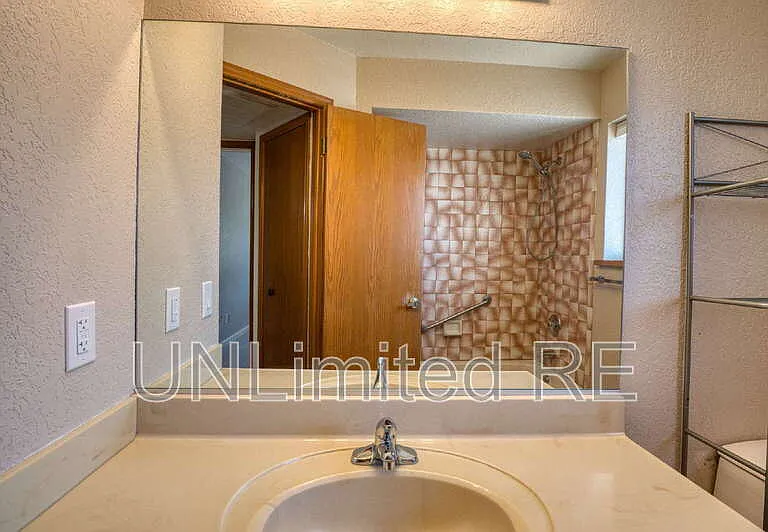 2512 Cisco Dr S — Photo 70
