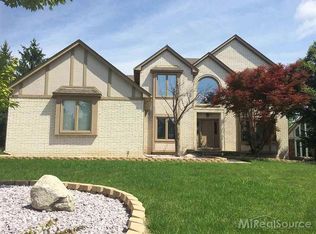 31211 Country Ridge Cir, Farmington Hills, MI 48331