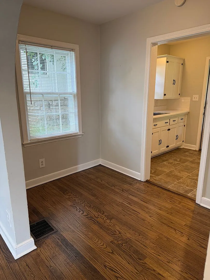 Two bedroom Cottage in East Nashville- Minutes to Coffee & Restaurants — Photo 4