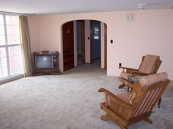 2nd image of 421 West #G