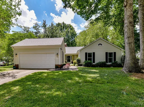 411 Hickok Ct, Charlotte, NC 28270