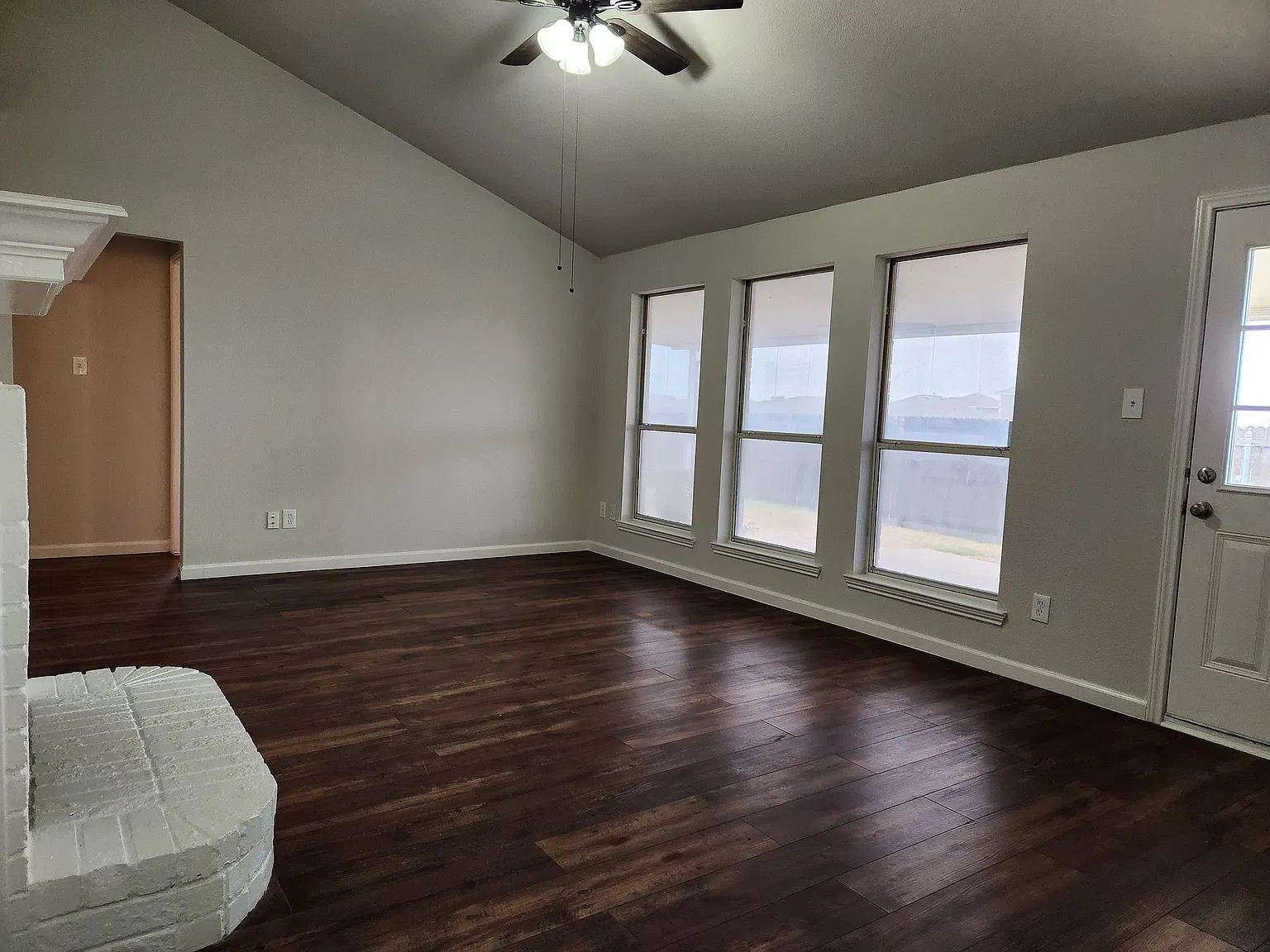 3 bed, 1346 sqft, $1,800 — Photo 2
