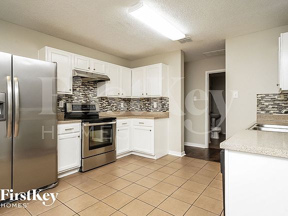 5th image of 2549 Barksdale Dr