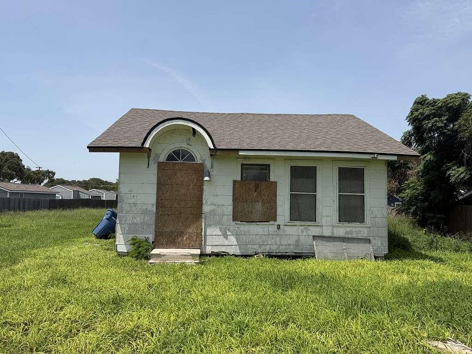 1st image of 436 Lakeside Dr