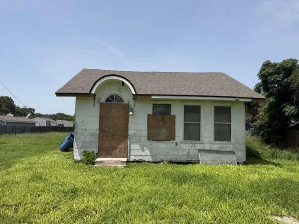 436 Lakeside Dr, Corpus Christi, TX 78418
