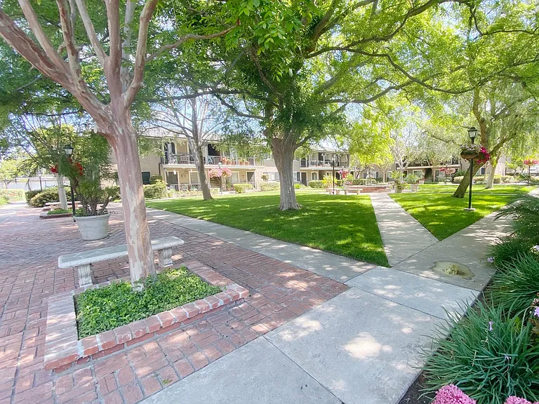 660 S Glassell St #94 — Photo 12
