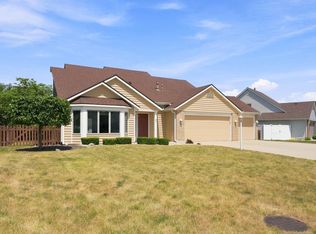 220 Yukon Pass, Auburn, IN 46706