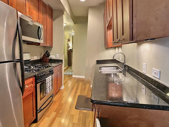 2nd image of 5228 N Winthrop Ave APT 1D
