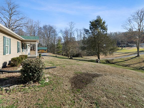 5th image of 1009 White Oak Rd NW