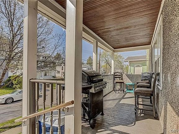 3rd image of 104 Baycliff Dr