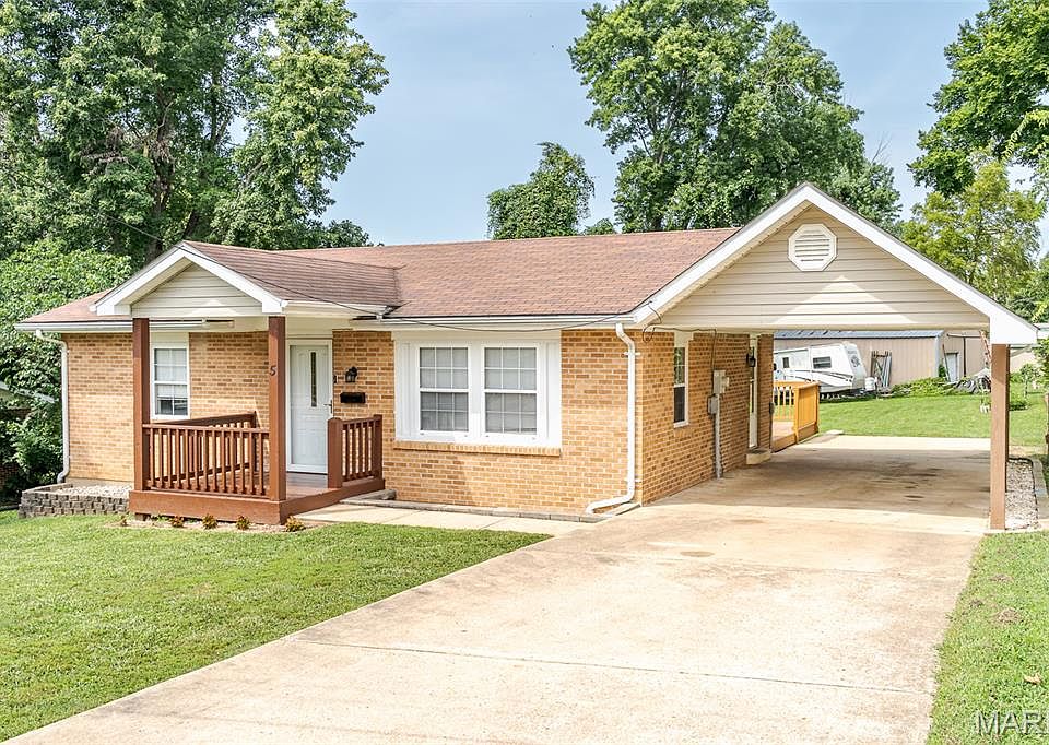 1st image of 5 Richardson Dr