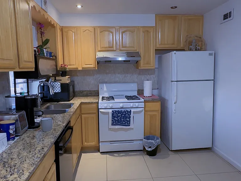 1535 K St SE — Photo 9