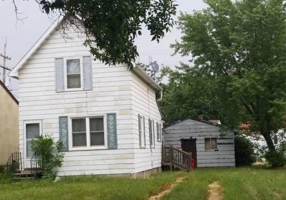 2nd image of 1526 16th Ave E