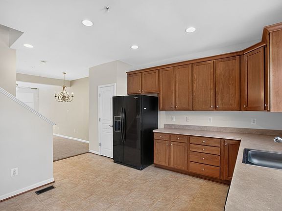 3rd image of 23111 Foxglove Way