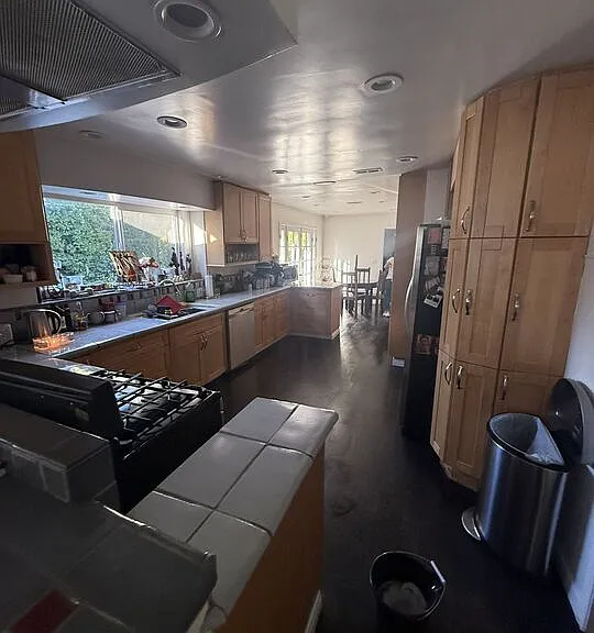 14151 Chandler Blvd — Photo 5