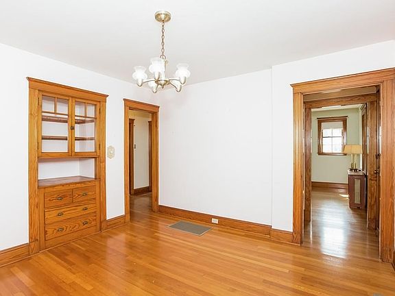 5th image of 27 Gibbens St