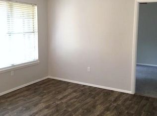 401 N Cromwell Rd APT D4, Savannah, GA 31410