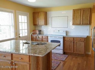 300 Castleview Dr, Saint Matthews, KY 40207