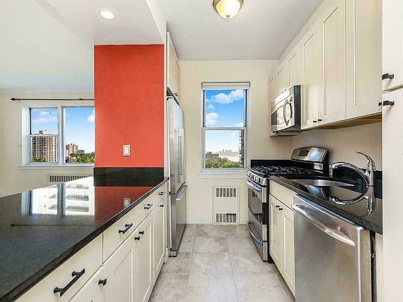 4th image of 3750 Hudson Manor Ter APT 6BE