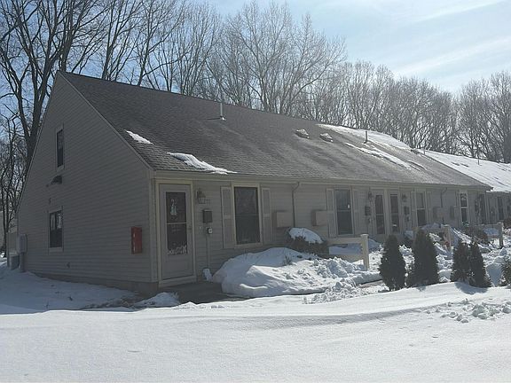 3rd image of 565 Smithfield Rd APT C9