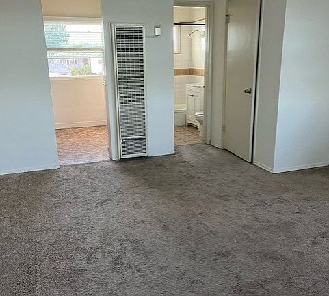 5th image of 1608 Pacific Beach Dr #1608