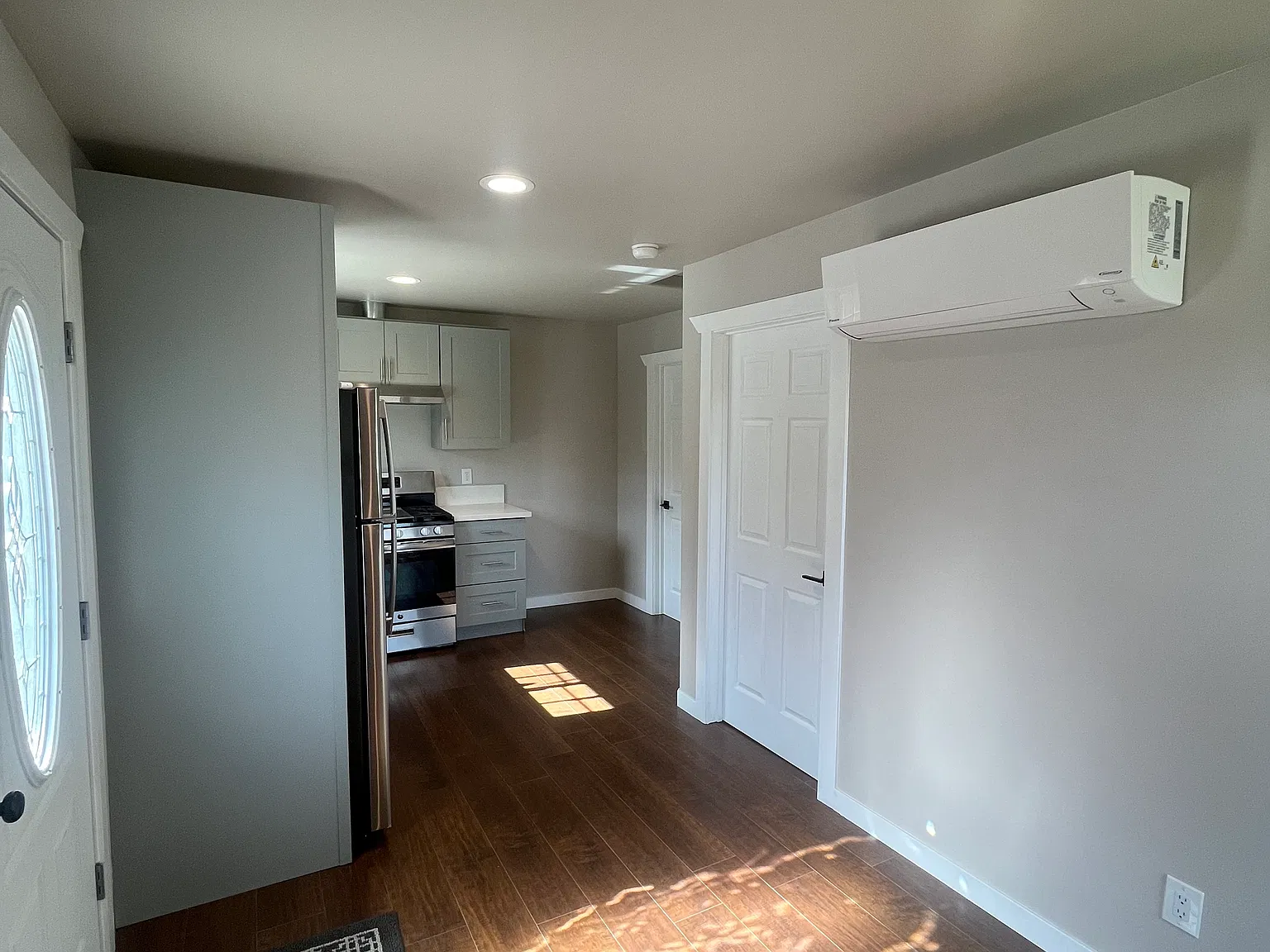 1 bed, 400 sqft, $1,800 — Photo 4