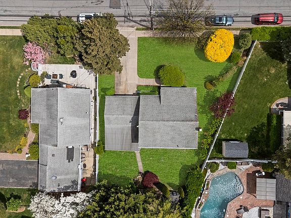 2nd image of 266 Bellmore Road