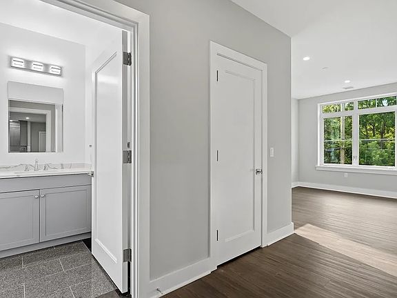 2nd image of 100 Smith St #1