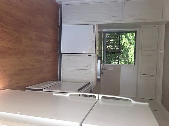 5th image of 3919 Crystal Lake Dr #421
