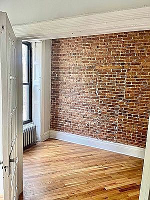 4th image of 86 Macdonough St #3