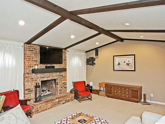 2nd image of 3042 Teakwood Dr